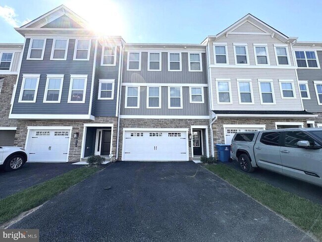 Building Photo - 114 Higher Rock Ct