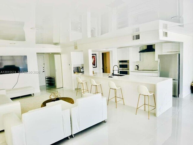 Building Photo - 600 Parkview Dr