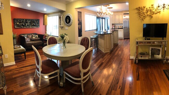 Building Photo - 4028 Beach Dr SW