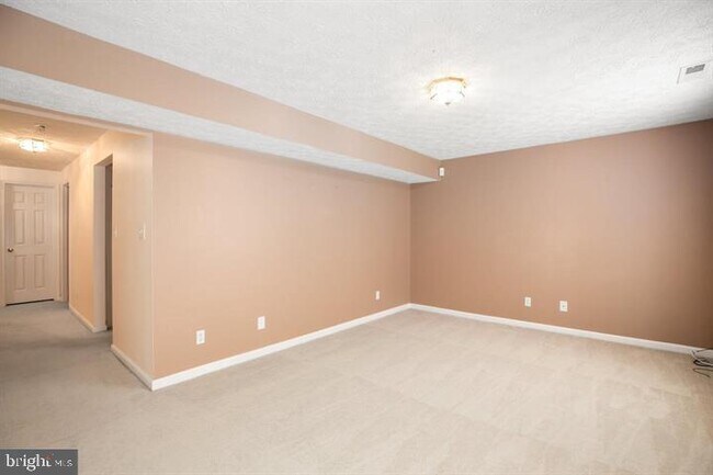 Building Photo - 504 Tolbelt Ct