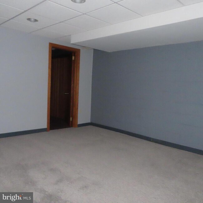 Building Photo - 14109 Buchanan Trail W