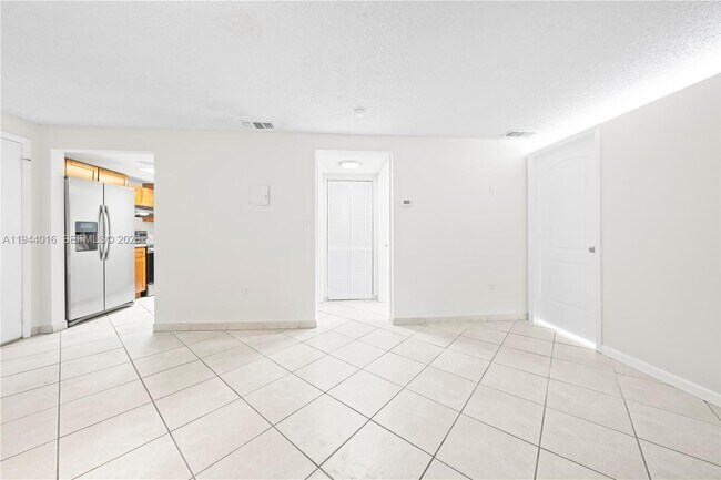 Building Photo - 1975 Normandy Dr