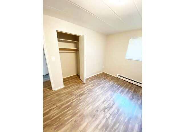 Building Photo - 539 Lowell Ave