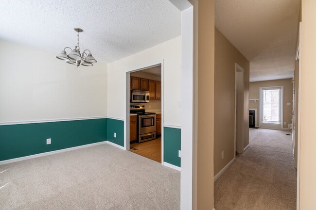 Building Photo - Two Bedroom Townhome in Raleigh's Heart!