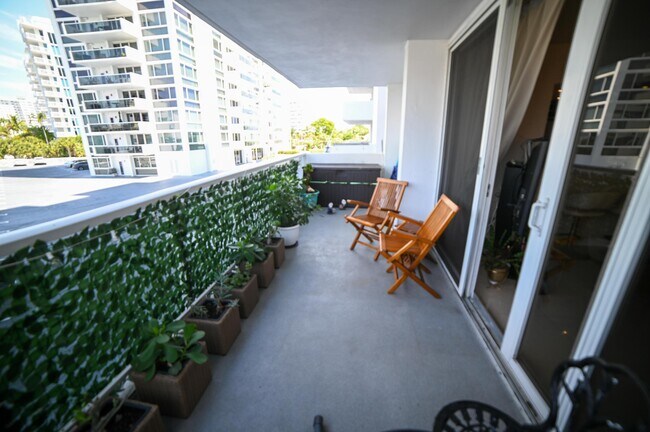 Building Photo - 2701 N Ocean Blvd