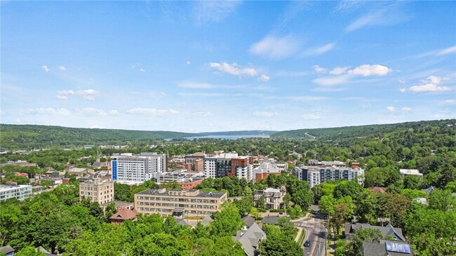 Building Photo - 409 S Aurora St