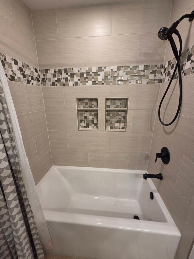 Building Photo - 226451 Kinglet Cir