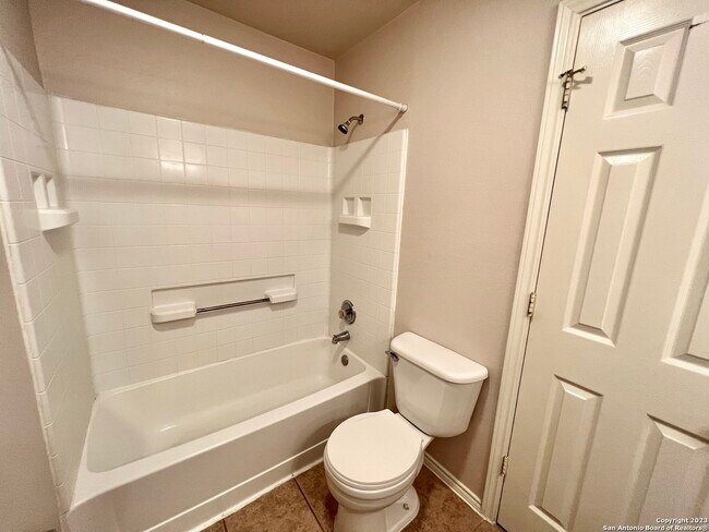 Building Photo - 301B Utterback-