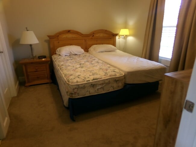 Building Photo - 4879 Dahlia Ct