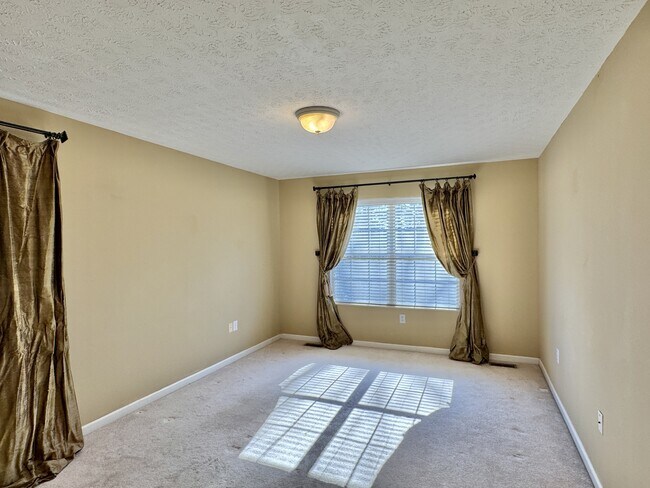 Building Photo - 174 Depew Dr