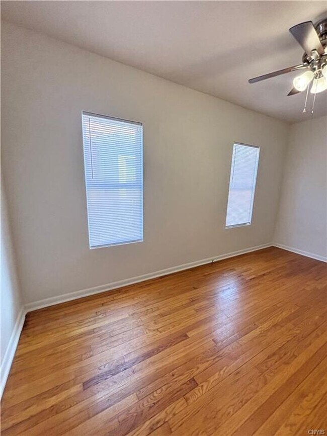 Building Photo - 221 Turin St