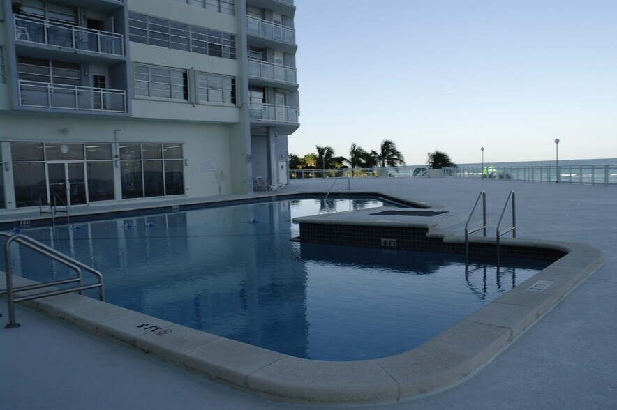 Building Photo - 7135 Collins Ave
