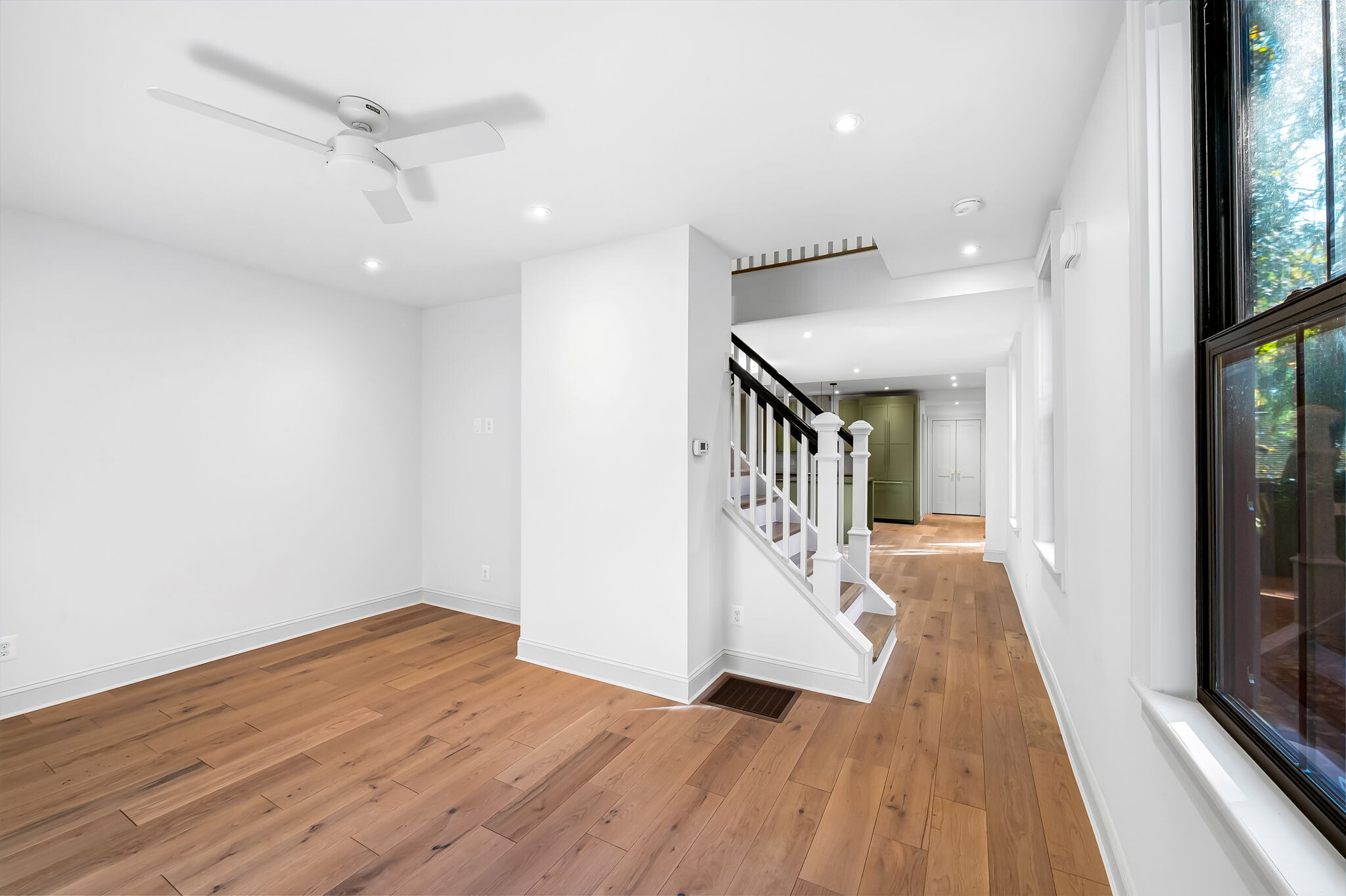 White oak flooring throughout - 4629 Keswick Rd