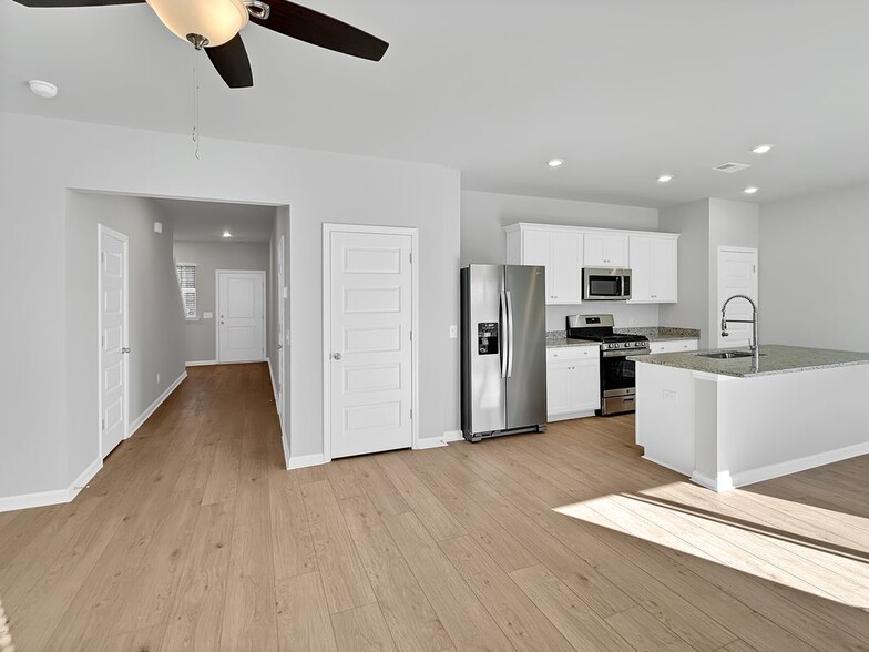 Building Photo - 639 Culpepper St