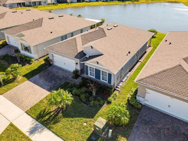 Building Photo - Beautiful Oak Leaf Preserve 3 Bedroom 2 Bathroom Smart Home