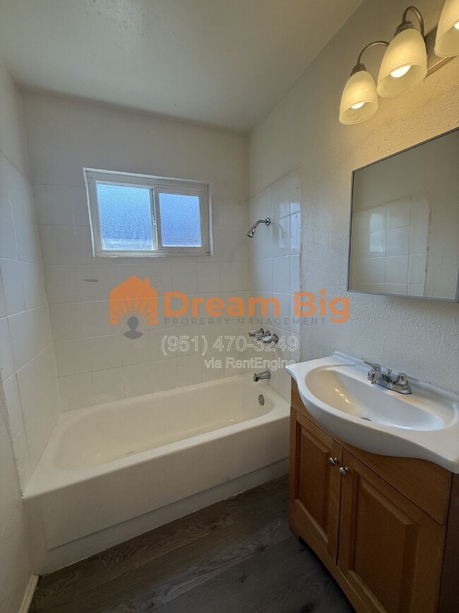 Building Photo - 245 Maryknoll Dr