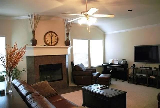 Building Photo - 713 Aries Dr