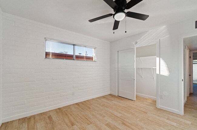 Building Photo - NEWLY REMODELED HOME NEAR TMC MAIN CAMPUS!