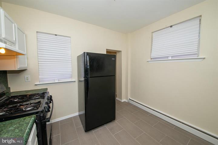 Building Photo - 2061 Wilmot St