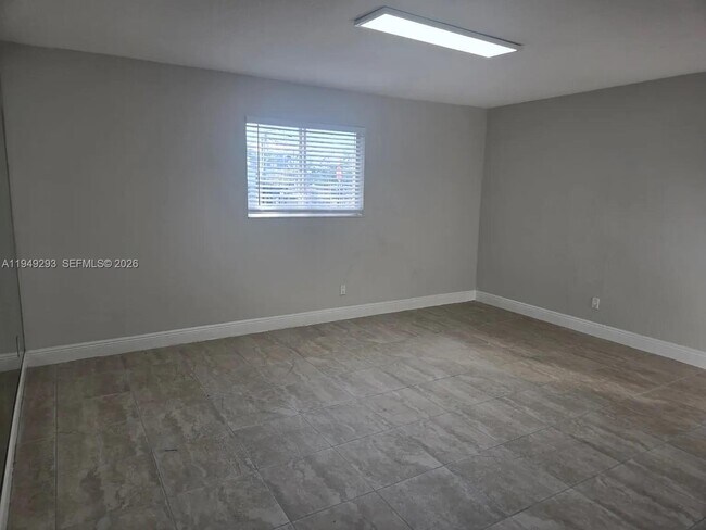 Building Photo - 2323 Van Buren St