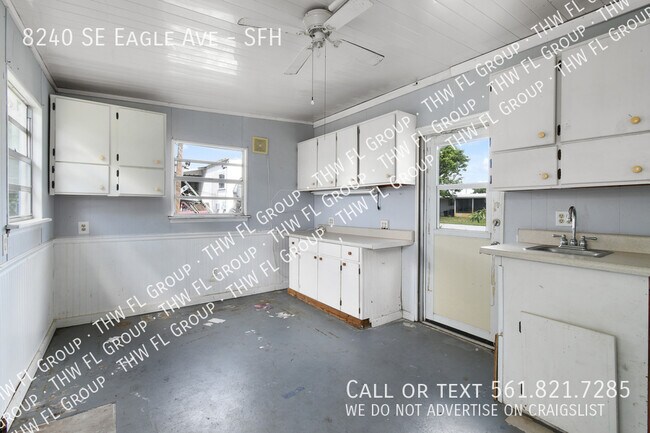 Building Photo - 8240 SE Eagle Ave