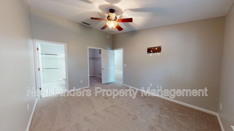 Building Photo - 7063 Deer Lodge Cir