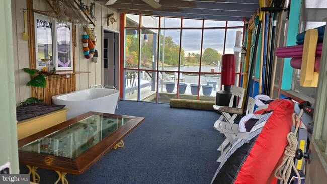 Building Photo - 36 Shore Dr