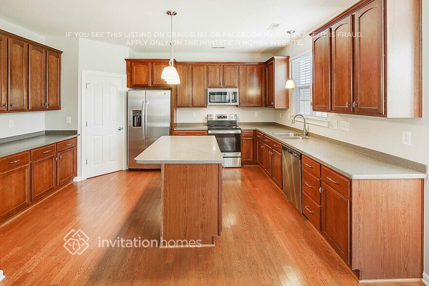 Building Photo - 9677 Ravenscroft Ln NW