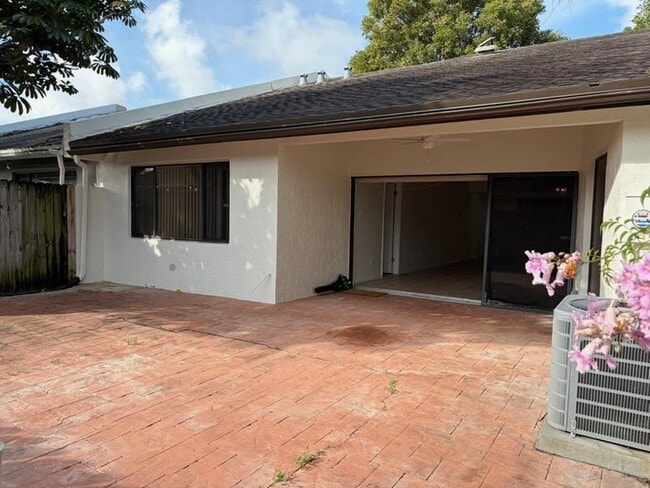 Building Photo - 6728 NW 29th Ln