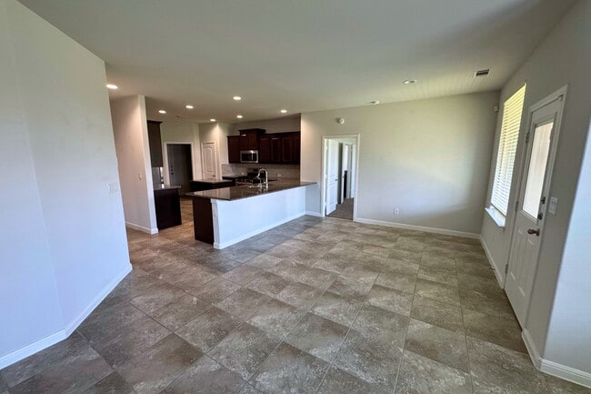 Building Photo - 1608 Bandolier Dr