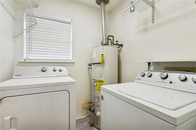 Building Photo - 405 Bon Temps Roule