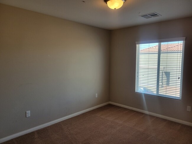 Building Photo - Beautiful 4-Bedroom Home! Must see!