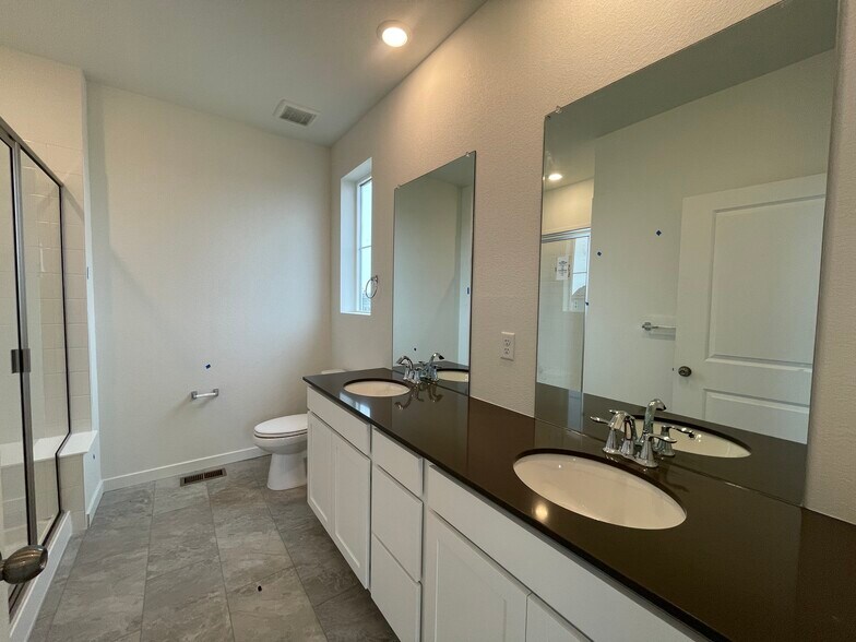 Master Bathroom - 5449 Euclid Dr