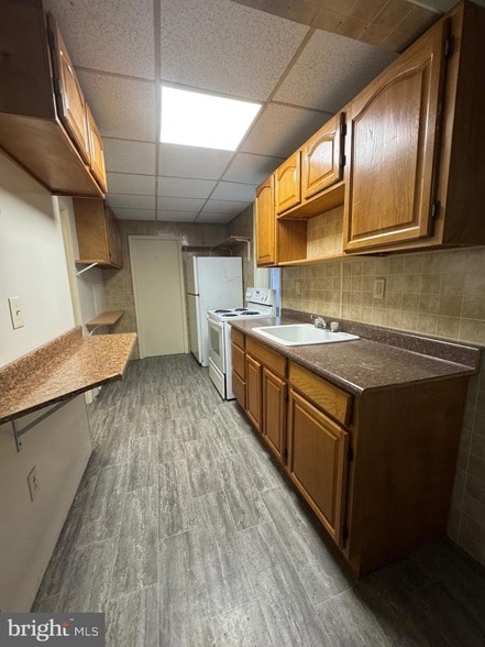 Building Photo - 215 Arch St