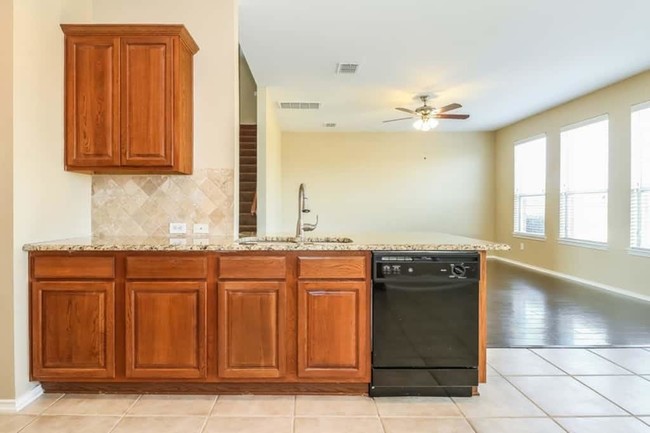 Building Photo - 1204 Geddes Ct