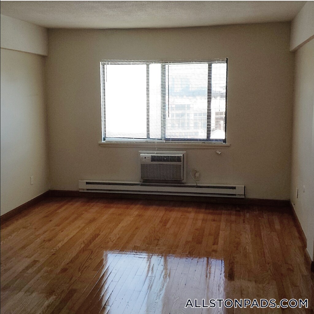 Building Photo - 1110 Commonwealth Ave