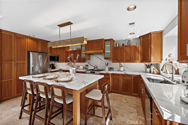 Building Photo - 23481 Via Alondra