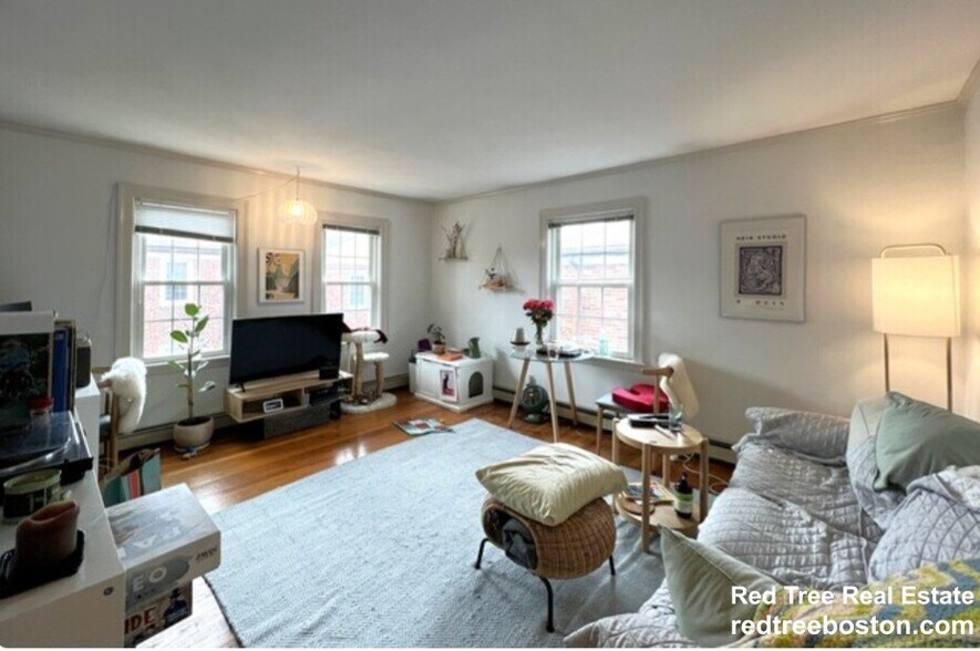 Building Photo - 2 Garden Ct