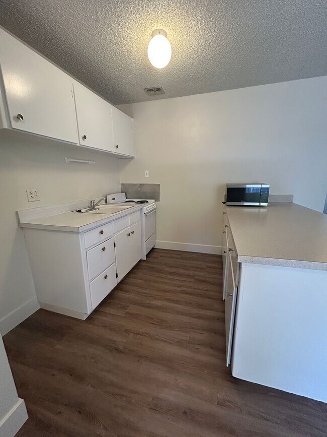 Building Photo - 618 Rancheria Dr