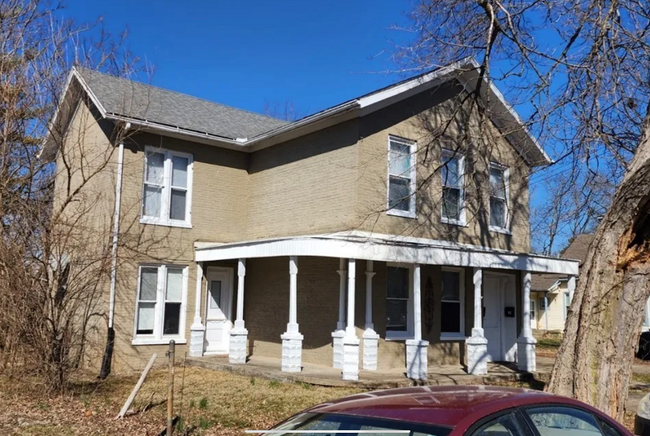 Building Photo - 132 Hivling St