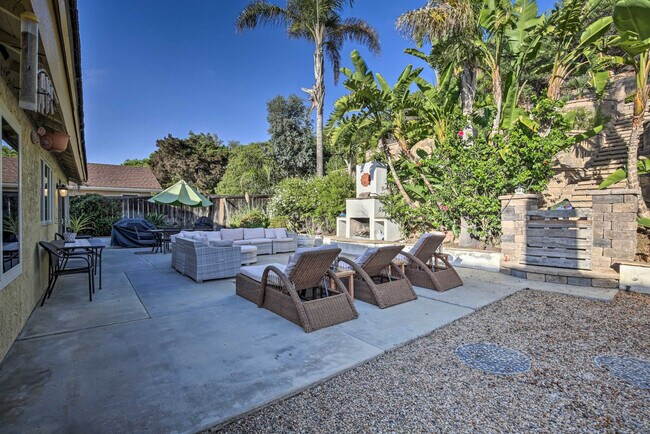 Building Photo - 939 Begonia Ct