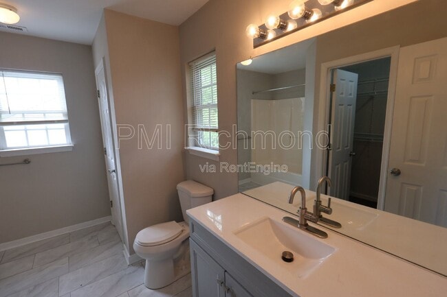 Building Photo - 9824 Willow Glen Ct