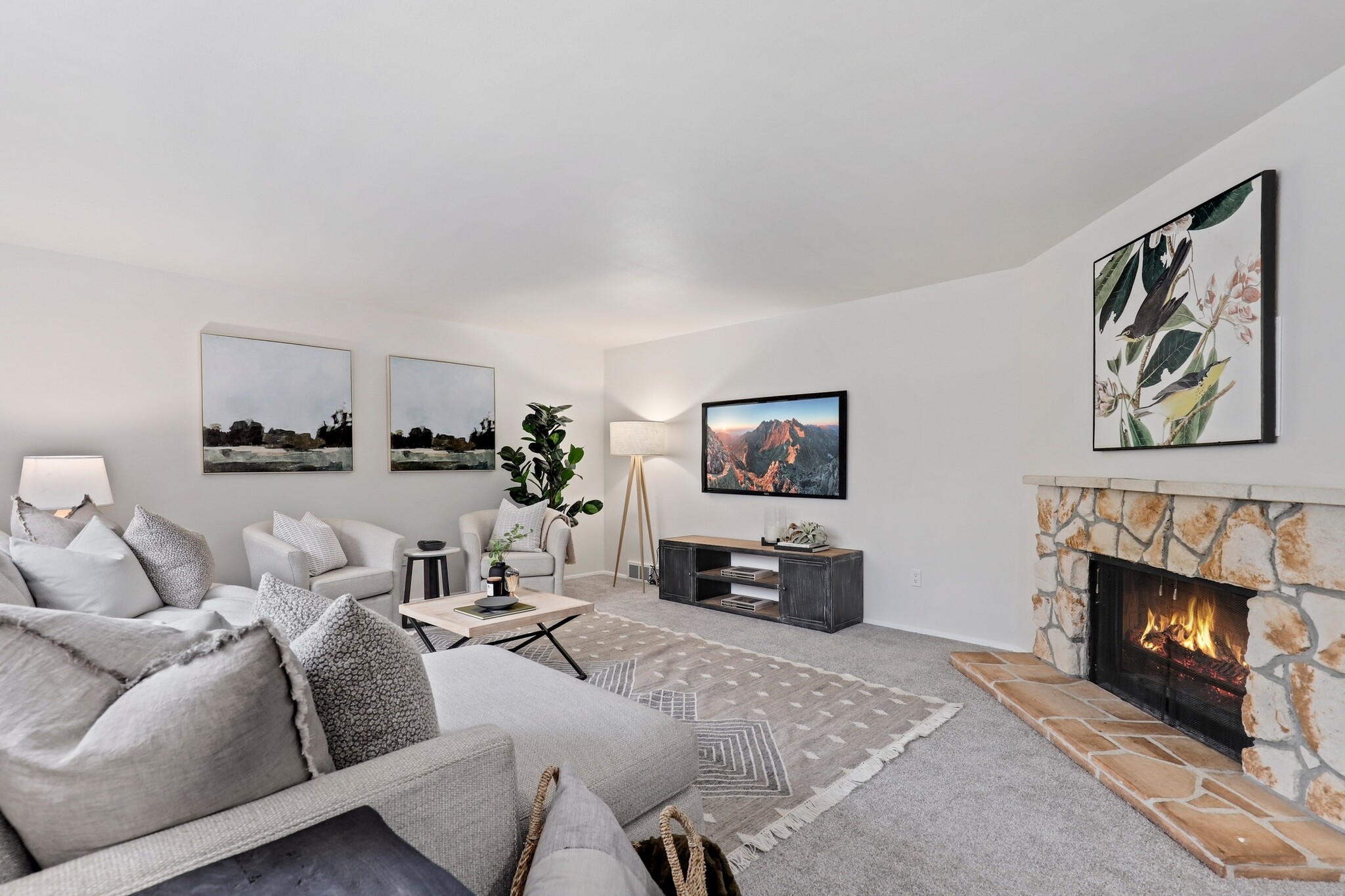 Living room - 3601 NE 145th St