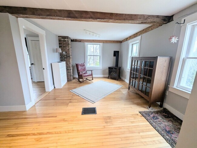 Building Photo - 33 Old Cemetery Rd