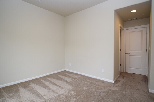Building Photo - 15154 NW Fig Ln