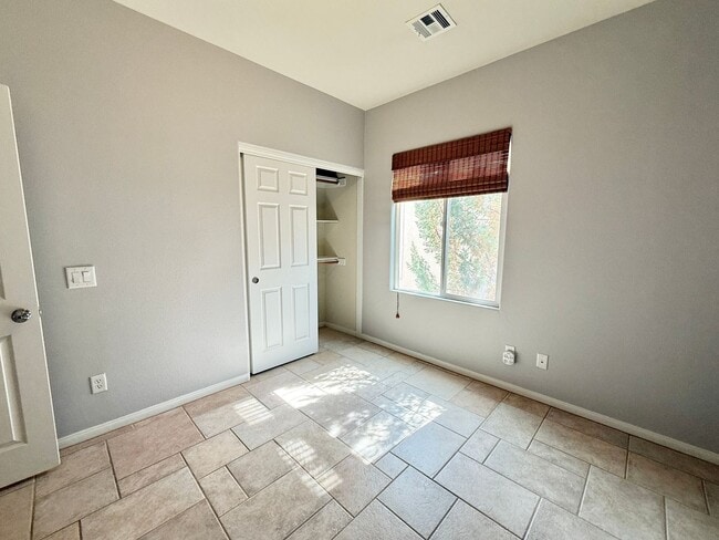 Building Photo - MOVE IN SPECIAL! FIRST TWO WEEKS RENT FREE...