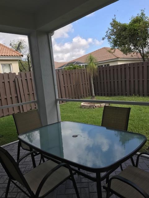 Building Photo - 10914 Oak Bend Way