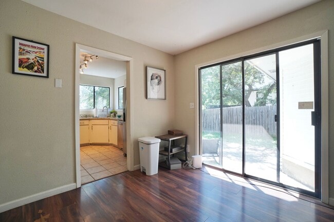 Building Photo - 2603 Garrettson Dr