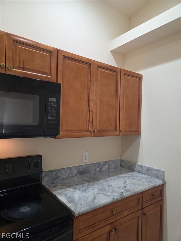 Building Photo - 233 SE 23rd Pl