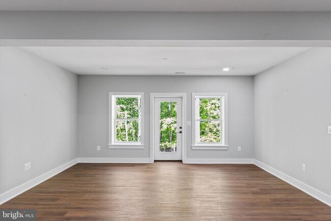 Building Photo - 11550 Henderson Rd